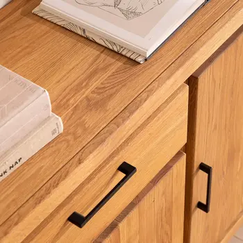 Detail Farmingdale light, Massivholzmöbel